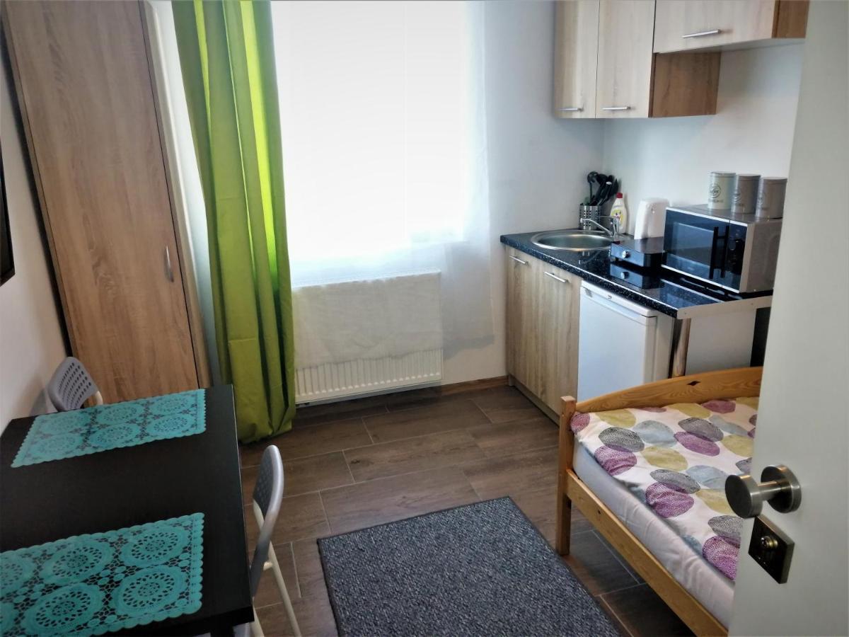 Pokoje - Studio Gliwice I Przy Onkologii Bagian luar foto