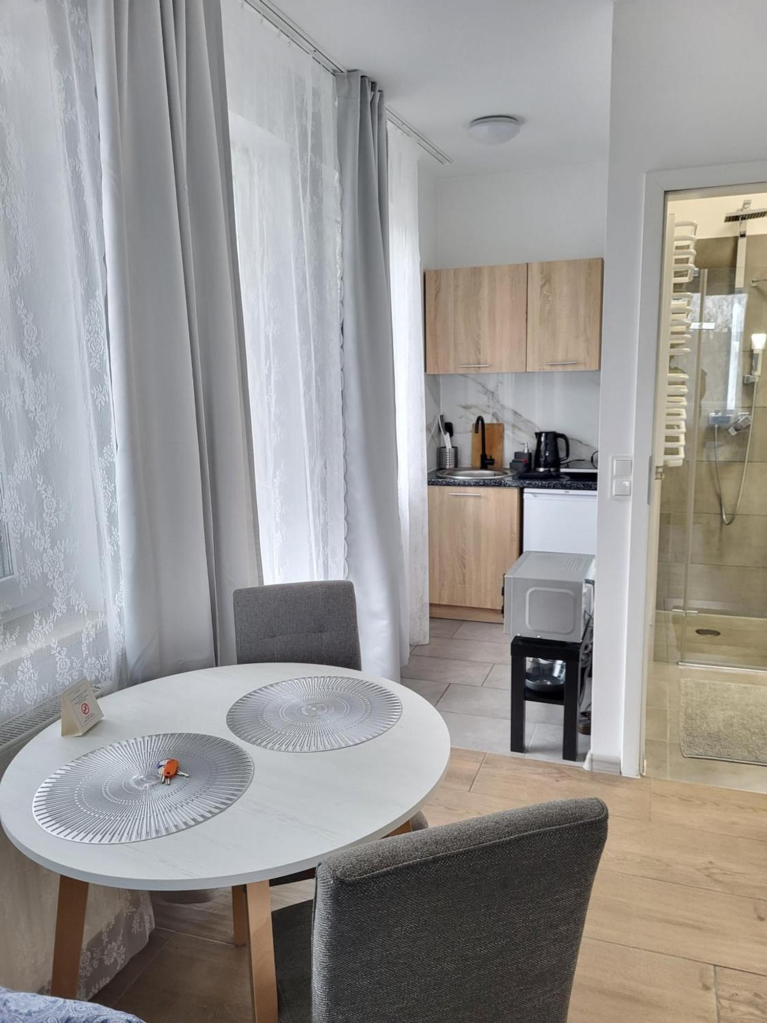 Pokoje - Studio Gliwice I Przy Onkologii Bagian luar foto